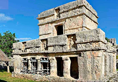 Tours to Tulum archaeological zone