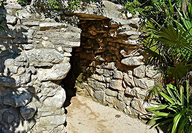 Guided tour of Tulum with Ruta Maya